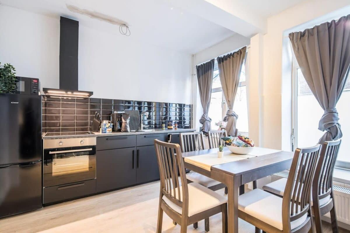 Cosy 2-room In Urban Location
